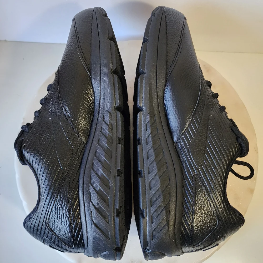 Brooks Women's Addiction Walker 2 Black Shoes Sneakers Size 12B 1203071B072